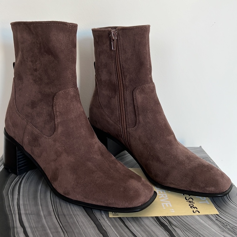 Jeffrey Campbell Jerem Taupe Suede boots/booties sz 7